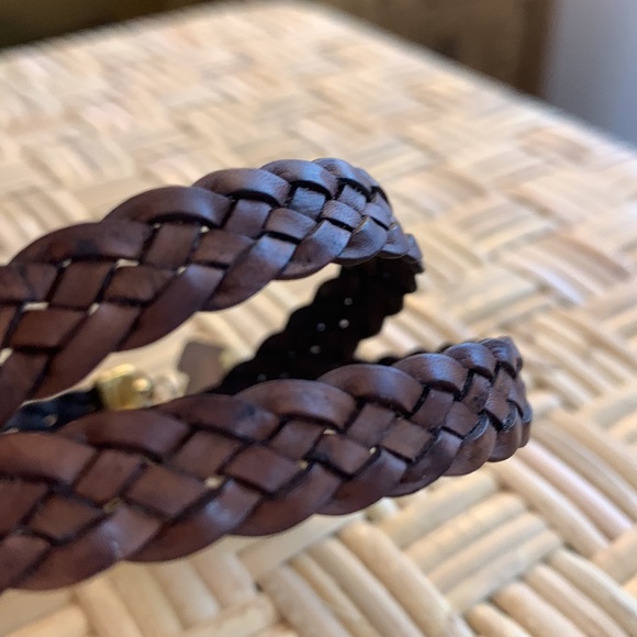 Shimmery Stalagmite Horseshoe Wrap Bracelet - Picture 4 of 7